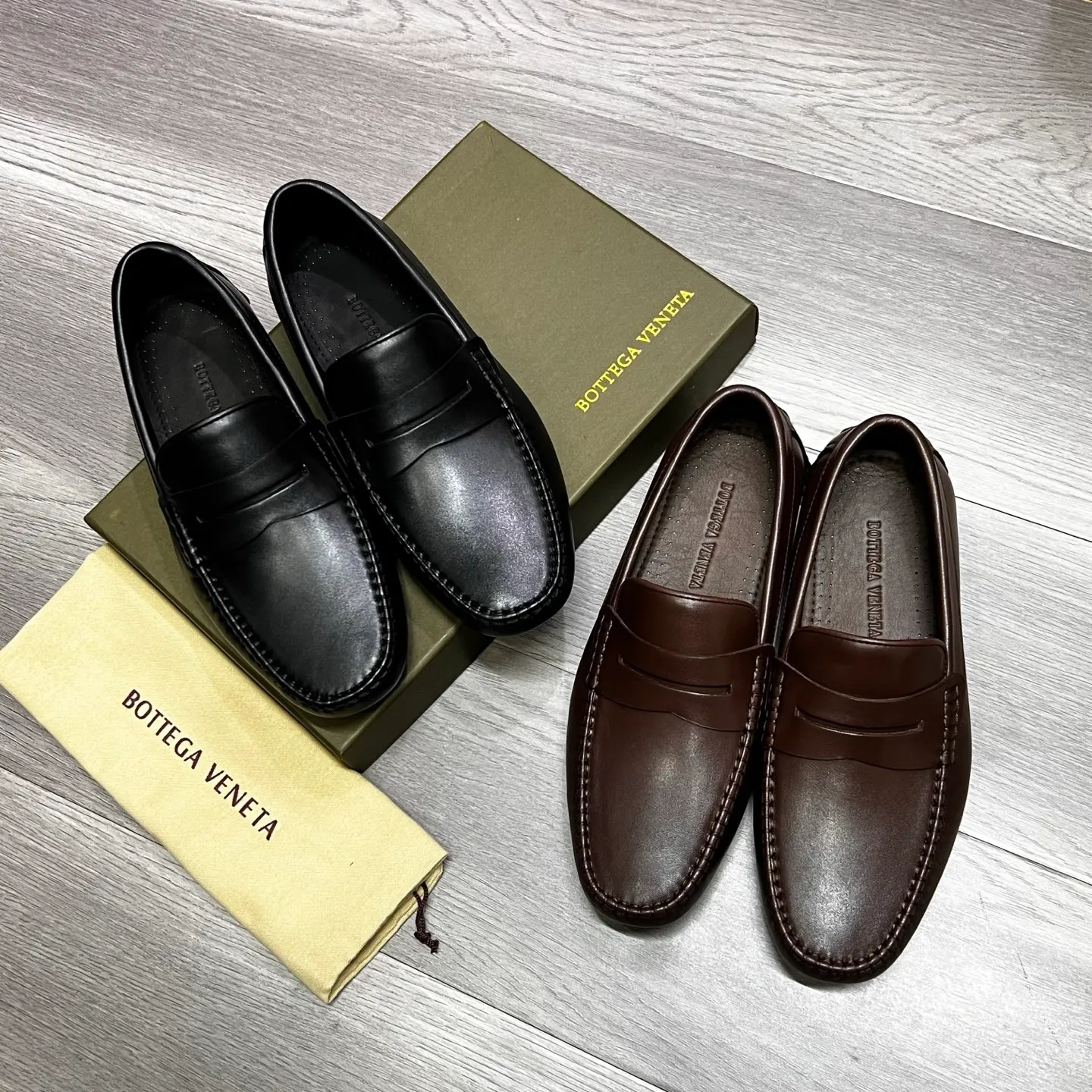 Factory price 480 BV 〰️Purely handmade classic men's beanie shoes👉👉driving shoes, slip-on shoes, made of imported cowhide from Italy, 💕water-dyed cowhide lining, 🔊original outsole, waterproof platform design, comfortable on the feet. A good choice for traveling and driving, two colors available, code number: 38-44, (45 can be customized)